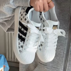 Shell Head White Sneakers Womens Casual Bread Shoe Spring 2025 New Style Student Versatile Flat Heel round Toe Polyurethane Bottom