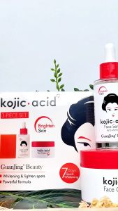 GUAN JING Set 3 Produk Kojic Acid Homemade Soap 100g + Krim Wajah Kojic Acid 50g + Serum Wajah Kojic Acid 50ml Paket 3 - Krimnya Membantu Melembapkan & Meratakan Warna Kulit Sabunnya Membersihkan wajah Serumnya Mengurangi Tampilan Garis Halus & Kerutan