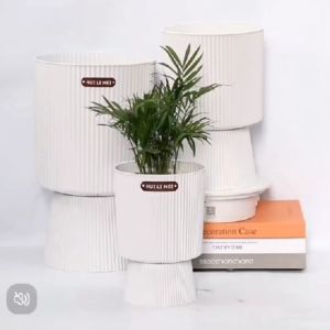White Line Designed Round Plastic Pot with hole / tray 白色条纹设计加厚塑料花盆(PTG0592/1/0)