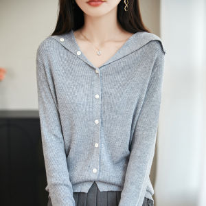 เสื้อคาร์ดิแกนคอปกไหมพรมแขนยาวสำหรับผู้หญิง Miu Style ทรงหลวม นุ่ม สไตล์เรียบง่าย สวมใส่ได้ทุกวัน