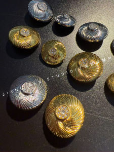 Áo Len Cardigan Hở Hai Màu Mới Của Jiangnan Có Nút Kim Cương Mạ Mờ Áo Khoác Vest Trang Trí Nút Kim Cương Phụ Kiện May Vá