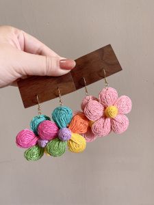 Fresh Style Straw Weaving Large Flower Ear Cuffs No Piercing Required Beach Vacation Fashionable Womens Earrings Jewelry