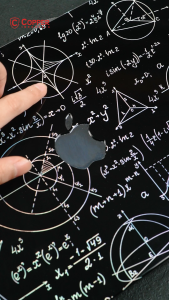 COPPERINDO Case Cold Stamping Embossed Math Formula Motif - kompatibel MacBook Air / Pro - M1 / M2 / M3 / M4 / Max - 2016 / 2017 / 2018 / 2019 / 2020 / 2021 / 2022 / 2023 / 2024 / 2025 – 13 / 133 / 136 / 14 / 15 / 156 / 16 inch