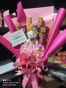 Bucket Silverqueen en Beng-beng plus Chocolate Balls Tobelo plus boneka mini