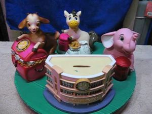 กระปุกออมสิน ของสะสม งานอดิเรก มือสอง มีมาให้เลือก 4 ใบ (มือสอง)