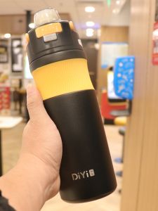 Double Drink Stainless Steel Insulated Tumbler for Kids Large Capacity Outdoor Sports Water Bottle with Straw Japanese Style