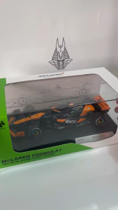 Mô Hình Xe Ôtô Kim Loại 1/24 Siêu Xe F1 MCLAREN 2023 Sẵn Đế Và Hộp Mica Dùng Để Trưng Bày