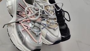 Sepatu Sneakers Wanita up 4 cm SEPATU WANITA Sepatu canual Wanita non-slip Model Korea【BISA COD】