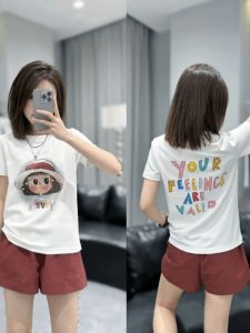 ชุดสองชิ้นแขนสั้นผ้าฝ้ายแท้พิมพ์ลายการ์ตูนแฟชั่นฤดูร้อนสำหรับผู้หญิง ชุดทำงานลำลอง คอกลม แขนสั้น ความยาวปกติ