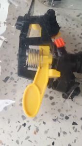 สปริงเกอร์ ปรับองศาน้ำได้ สปริงเกอร์ปักลงดิน หมุนหัวได้ 0–360° สแตนเลสหรือพลาสติกแข็ง ปักดินได้ลึก 15–30 ซม.