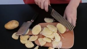 Stainless Steel Spike Potato Wave Knife: A Multi-function Cutting Device