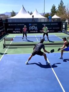 Bộ 2 Vợt Chơi Bóng Pickleball Siêu Nhẹ Và Nhanh Chóng Kèm Túi Đựng 4 Quả Bóng