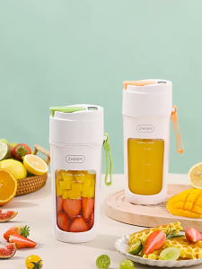 Portable Juicer Cup 340ml Mini Blender USB Rechargeable Smoothie Maker Cordless Electric Juice Blender with 8 Stainless Steel Blades 3000mAh Battery 22000RPM Fast Mixing Travel Bottle Mixer for Fruit Juice Smoothie Tea Home Office Outdoor 榨汁杯