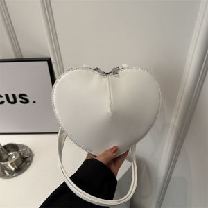 ทันสมัย กระเป๋าสะพายข้างรูปหัวใจ ผู้หญิง กระเป๋าสะพายไหล่เดี่ยวสีแดง สไตล์เกาหลี ลำลอง สีบริสุทธิ์ นุ่ม Surface Pu Bag