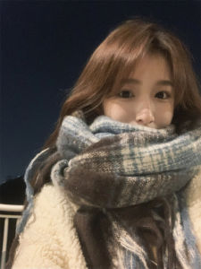 2024 Winter Thickened Womens Scarf Korean Style Warm Plaid Atmosphere Sensation Neck Warmer Multifunctional Polyester Fiber