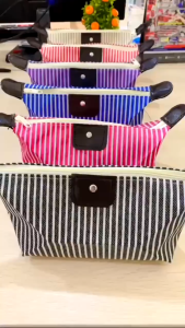 Pouch Tas Kosmetik Make Up Organizer Serbaguna Anti Air Motif Garis Belang Aksesoris Makeup Alat Kecamtikan Wanita -REX-MART (BAYAR DITEMPAT/COD)