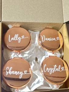 Makeup Compact Pocket Elegant Mirror Portable Travel Mirror Gift Souvenir Round Foldable Metal Mirror
