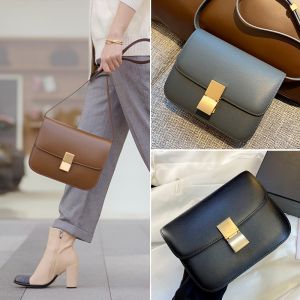 กระเป๋าสะพายข้างหนังแท้สำหรับผู้หญิง กระเป๋าสี่เหลี่ยมเล็กแบบหนังวัวสไตล์ย้อนยุค กระเป๋าสะพายข้างสำหรับเดินทางแบบสะพายข้าง