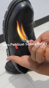 Sepatu safety slip on Fantofel kulit sapi asli ujung besi sepatu safety berkualitas sepatu safety kantor sepatu safety kitchen sepatu safety anti slip sepatu safety wanita sepatu safety pria