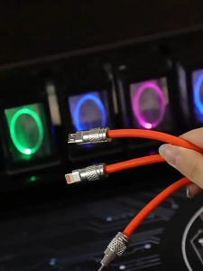 ระบบชาร์จเร็ว2เมตรหนึ่งถึงสามสายเคเบิลข้อมูลเคลื่อนที่เหมาะสำหรับ Apple และ Huawei แอนดรอยด์เสี่ยวมี่สามในหนึ่งสายชาร์จ