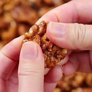 Sesame Honey Roasted Walnut Kernels