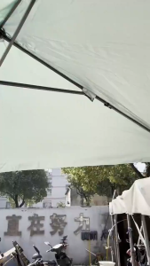 ร่มแม่ค้า ร่มสี่เหลี่ยม (ขนาด2.2x2.5 เมตร/3x3 เมตร) ร่มขายของ ร่มกันแดด ร่มสนาม ร่มตลาดนัด ร่มกันแดด ร่มกลางแจ้ง เคลือบกัน UV ใช้งานง่าย พกพาสะดวก