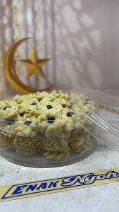 Kue Semprit Mawar Chocochip