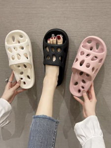 รองเท้าแตะพื้นนุ่มแบบโปร่งใสสำหรับผู้หญิงในช่วงฤดูร้อนที่มีลวดลายแฟชั่นและทนทานต่อการลื่นไหลในห้องน้ำ รองเท้าแตะพื้นนุ่มสำหรับสวมใส่ในบ้านและกลางแจ้ง