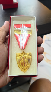 Medalya ng Katapangan molder type plated Gold with box