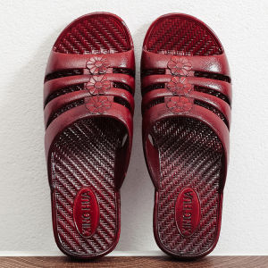 Elderly Women Slip-On Shoes Comfortable Flat Bottom Plastic Bathroom Slippers Mom Style Indoor Home Slippers Summer Hollow out