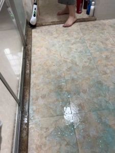 G2E Stand Fans,Electric cleaning brush Type-c charging9-head replaceable electric rotating brush adjustable long and short handles 电动清洁刷子/地板刷子