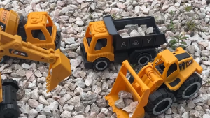 4pcs Big Car Toys for Boys Toy Car set Shatterproof Excavator Mixer Dump Truck Bulldozer Engineering Car Toy for 3 to 6 Year Old Kids Toys