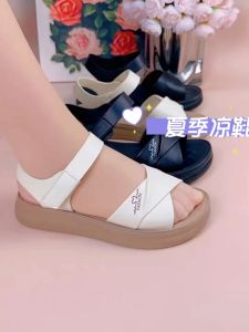 รองเท้าแตะหนังแท้สวมใส่สบายสำหรับคุณแม่ รองเท้าแตะพื้นแบนกันลื่นสำหรับผู้หญิงวัยกลางคนและผู้สูงอายุ รองเท้าแตะฤดูร้อนสำหรับคุณยาย