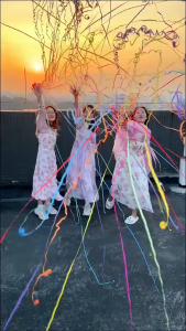 【SG STOCK】Hand-thrown confetti streamer wristband spider-silk ribbon party popper birthday atmosphere decoration for wedding for party for house warming