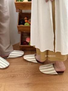Thin Strip Japanese Style Stripe Cotton Slippers Men and Women Fall and Winter Bedroom and Household Closed Toe Non-Slip Comfortable Soft Velvet Floor Shoes
