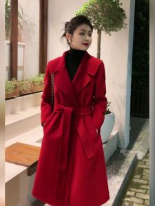 เสื้อแจ็คเก็ตผ้าขนสัตว์สีแดงฤดูใบไม้ร่วง/ฤดูหนาว เสื้อคลุมยาวทรงเข้ารูปสไตล์ชุดเจ้าสาว สไตล์สตรีท คอปกสูง เสื้อคลุมยาวปานกลาง