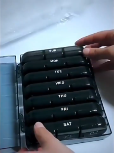 กล่องยา 7 วัน(แบ่งทาน3เวลา) 21 ช่อง กล่องยาที่ดี กล่องใสหลากสี/กล่องดำ ดูแลสุขภาพร่างกาย ใช้งานง่ายและพกพา