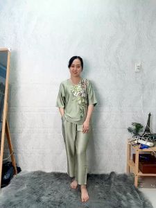 E228 Đồ bộ mặc nhà trung niên lụa Latin tay lở quần ống suông dài 9 tấc đồ mặc nhà trung niên size lớn từ 50 - 75 kg