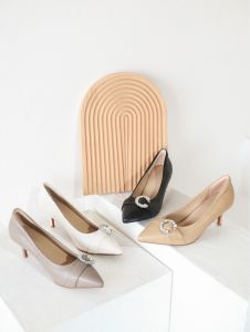 Choushoes รองเท้าหนังแกะ รุ่น Posie *สินค้า Sale อาจจะมีตำหนิเล็กน้อยหรือไม่มีเลย ไม่มีผลต่อการใช้งาน ไม่รับเปลี่ยนหรือคืนทุกกรณี*