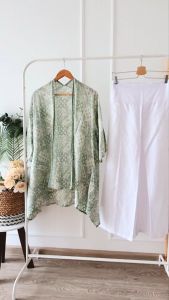 ONESET OUTER BERLENGAN DAN TANPA LENGAN KULOT HIGHWAIST SETELAN ATAS BAWAH BATIK BLAZER VEST BATIK