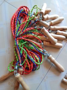 Dây nhảy thể dục tay cầm bằng gỗ chắc chắn