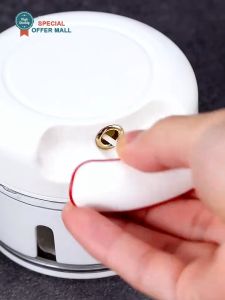 【Creative】Mini Food Chopper Manual Hand Pull Garlic Grinder Onion Ginger Crusher Vegetable Shredder Fruit Meat Masher Cutter