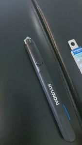 Hyundai Pisau​ Cutter 9mm 2 Warna Putih & Hitam ​​Cutter dengan Pengunci Ganda dan Fitur Pengaman​