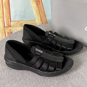 สีดำ สไตล์โรมันปัก ยืดได้ Up ปิดนิ้วเท้าส้นกลางรองเท้าแม่สําหรับผู้หญิงส่งออกการค้ารองเท้าแตะขนาด 40 ถึง 44