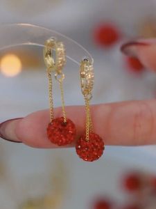 ต่างหูเงินแท้ S925 ทรงลูกปัดสีแดงสำหรับผู้หญิง ต่างหูรูปกลมประดับเพชรเล็ก แฟชั่นใหม่ปี 2023 เครื่องประดับแฟชั่น