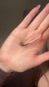 AIEY【ซื้อ 1 แถม 1 】【ขนตาปลอมเกาหลี】Eyelash ขนตาปลอมมีกาวในตัว กันน้ำและหลักฐานเหงื่อ ไม่ต้องใช้กาว ธรรมชาติ เบาสบาย 36ช่อ 72ชั่วโมง