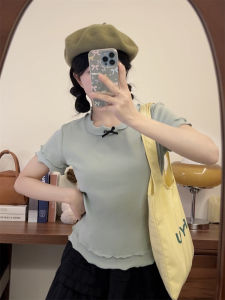 เสื้อยืดคอกลมแขนสั้นทรงสลิมฟิตสำหรับผู้หญิง ฤดูร้อน 2025 ดีไซน์ใหม่ ผ้าฝ้ายผสมยางยืด ลายจุด ความยาวปกติ