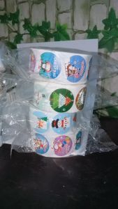 Sticker Selamat Natal Stiker Label Merry Christmas Dekoratif Bundar 25 cm (1 roll/500 pcs)