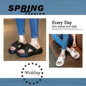 QJshop พร้อมจัดส่ง รองเท้าแตะแบบสวมแฟชั่น สีพื้นสวยสะดุดตา เรียบง่ายแต่เอาอยู่ แมทช์ได้หลายลุค ใส่ได้หลายโอกาส พื้นนิ่มสวมสบาย ราคาไม่แรงเด้ออ