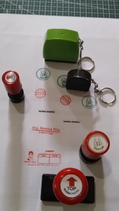 STEMPEL CUSTOM FLASH / CETAK STEMPEL NAMA DOKTER |COSTOM STAMPEL BIDAN | PERAWAT | APOTEKER | NIP | JABATAN | NOMOR HP |  BUPATI / STAMPEL GANTUNGAN KUNCI